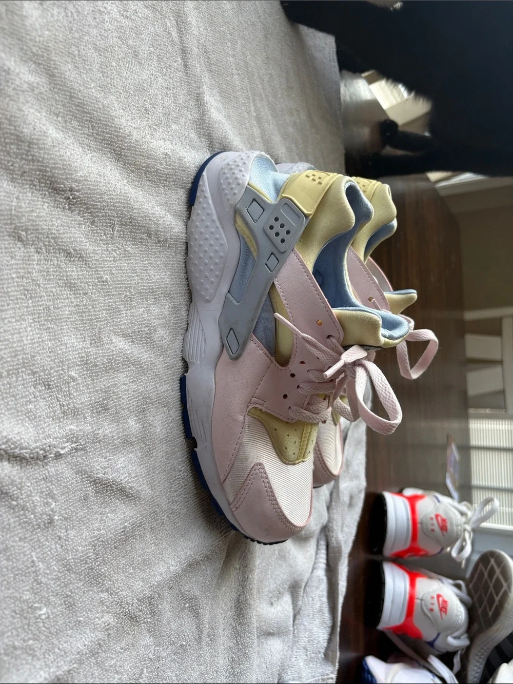 Nike playful low